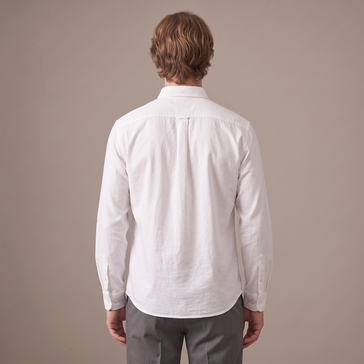 Back view of the washed oxford shirt in white